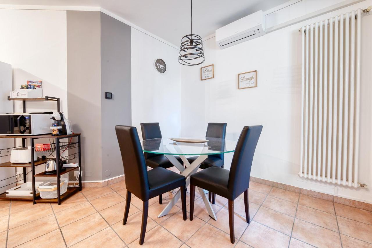 פסקיארה דל גארדה Wolf House - Peschiera Holiday - Jacuzzi Privata מראה חיצוני תמונה