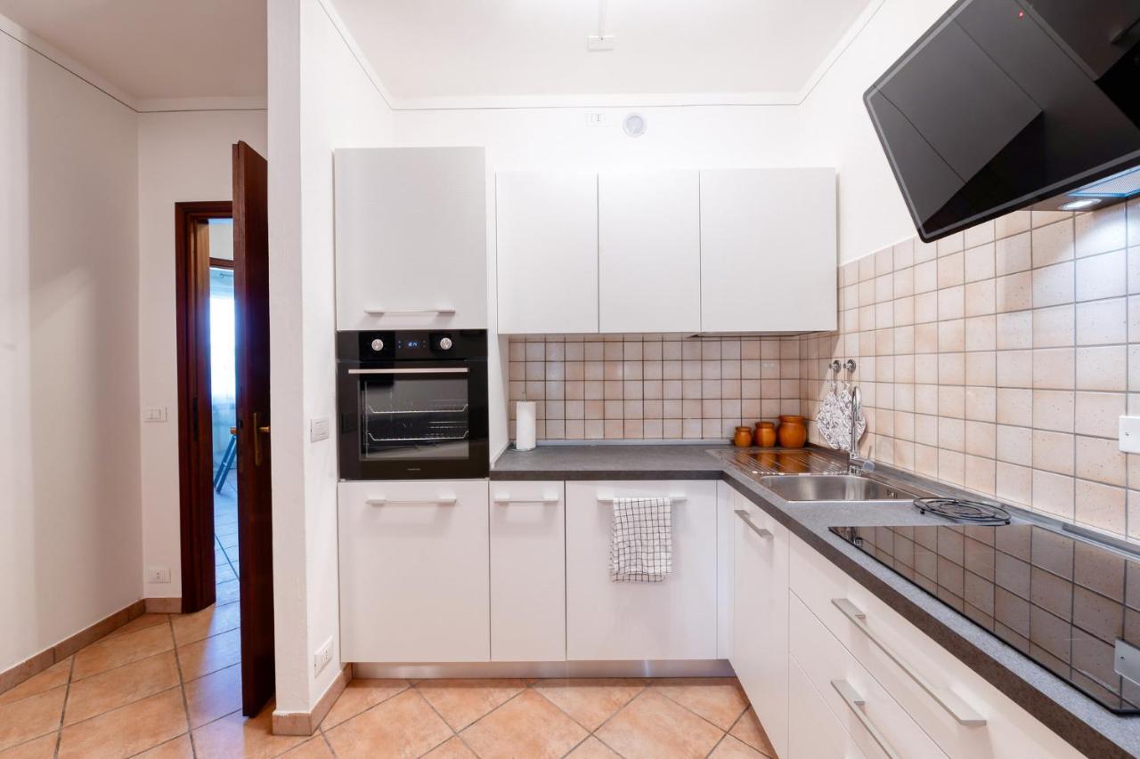 פסקיארה דל גארדה Wolf House - Peschiera Holiday - Jacuzzi Privata מראה חיצוני תמונה