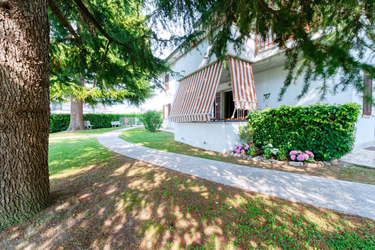 פסקיארה דל גארדה Wolf House - Peschiera Holiday - Jacuzzi Privata מראה חיצוני תמונה