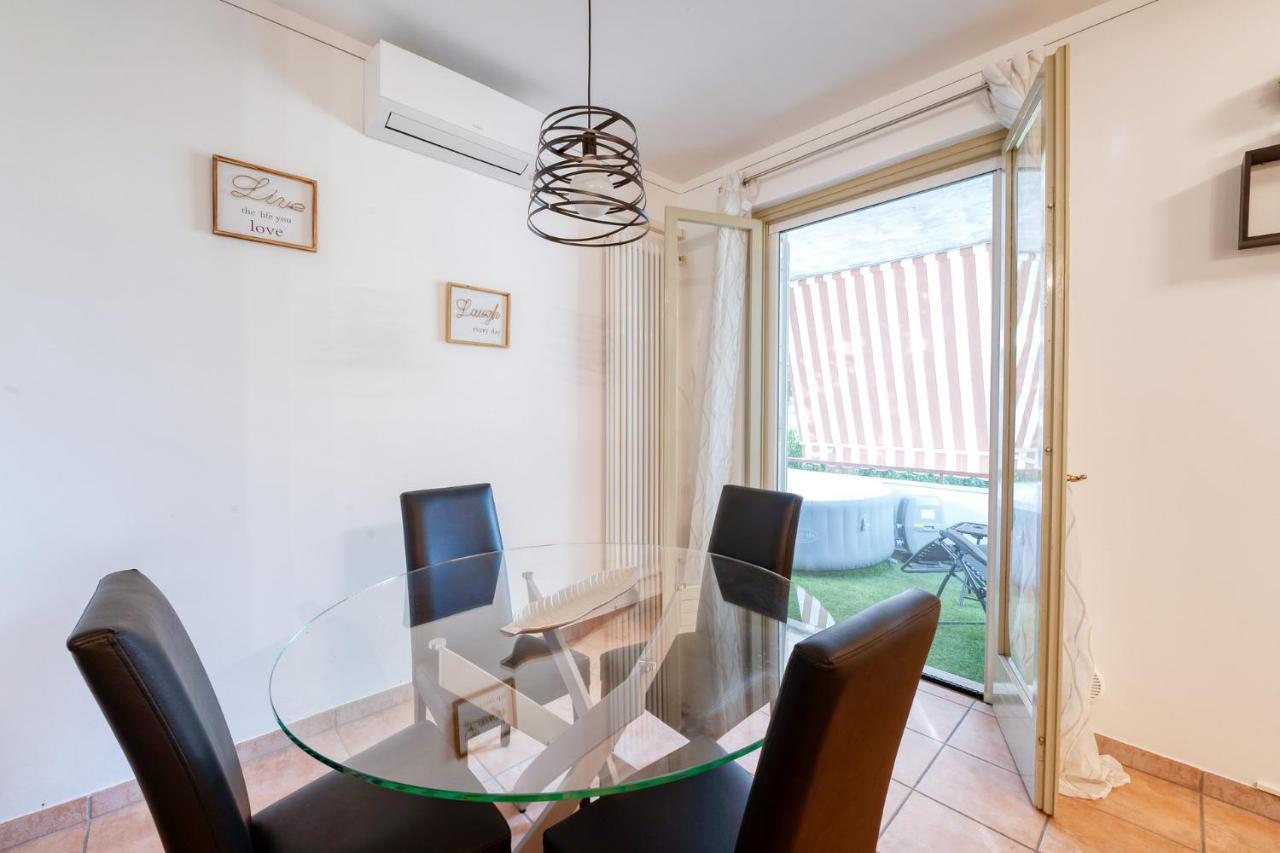 פסקיארה דל גארדה Wolf House - Peschiera Holiday - Jacuzzi Privata מראה חיצוני תמונה