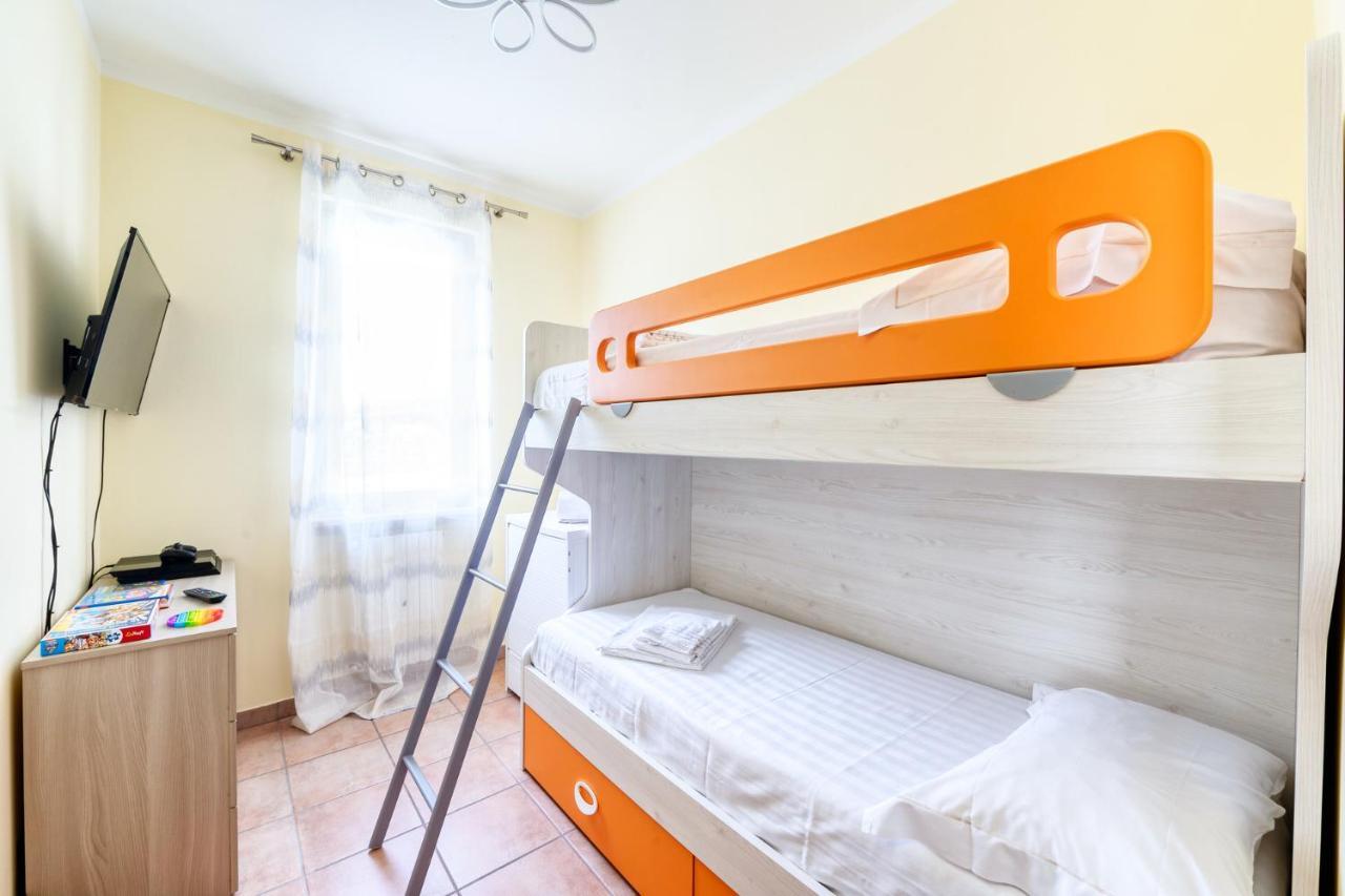 פסקיארה דל גארדה Wolf House - Peschiera Holiday - Jacuzzi Privata מראה חיצוני תמונה