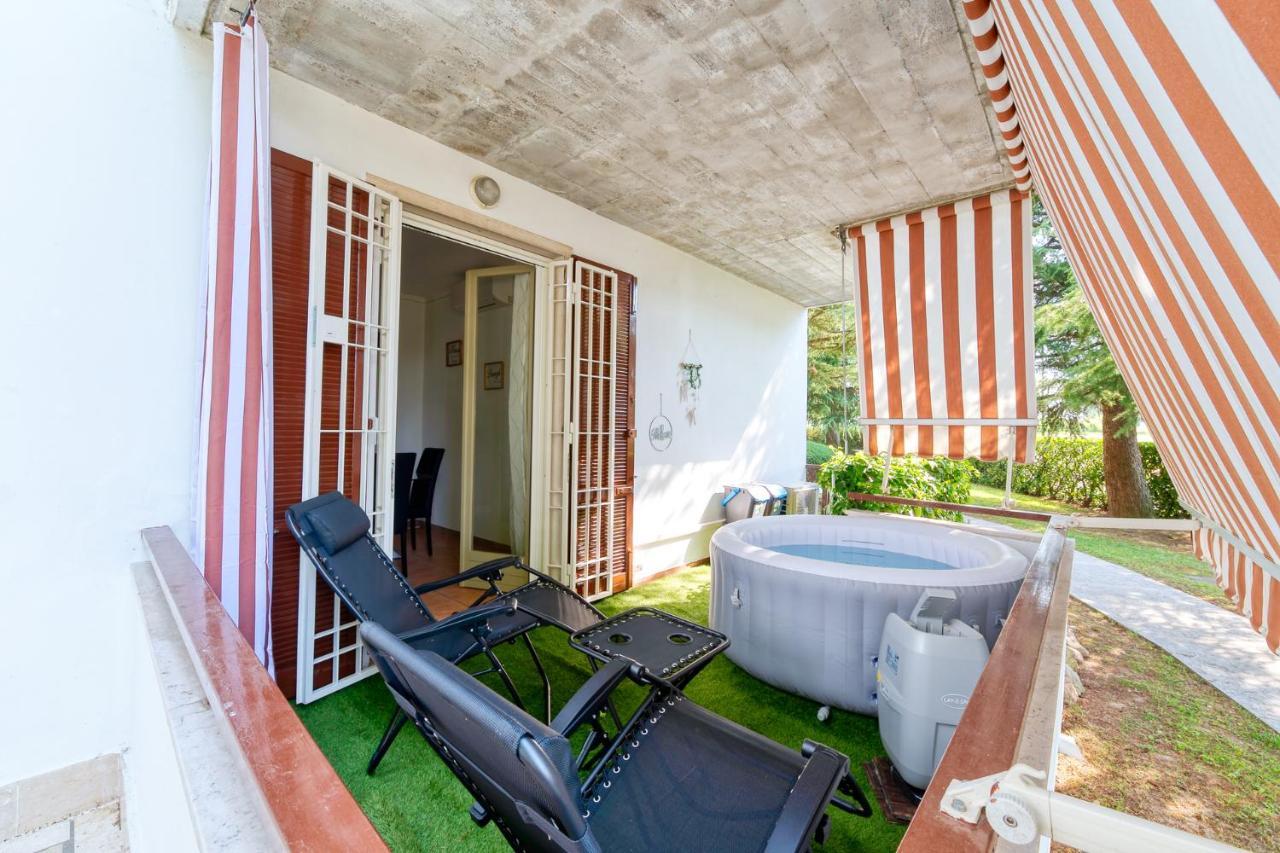 פסקיארה דל גארדה Wolf House - Peschiera Holiday - Jacuzzi Privata מראה חיצוני תמונה